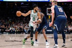 开云体育官网-快船力克凯尔特人，保持不败