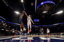 开云体育入口-篮网险胜独行侠，主场势均力敌