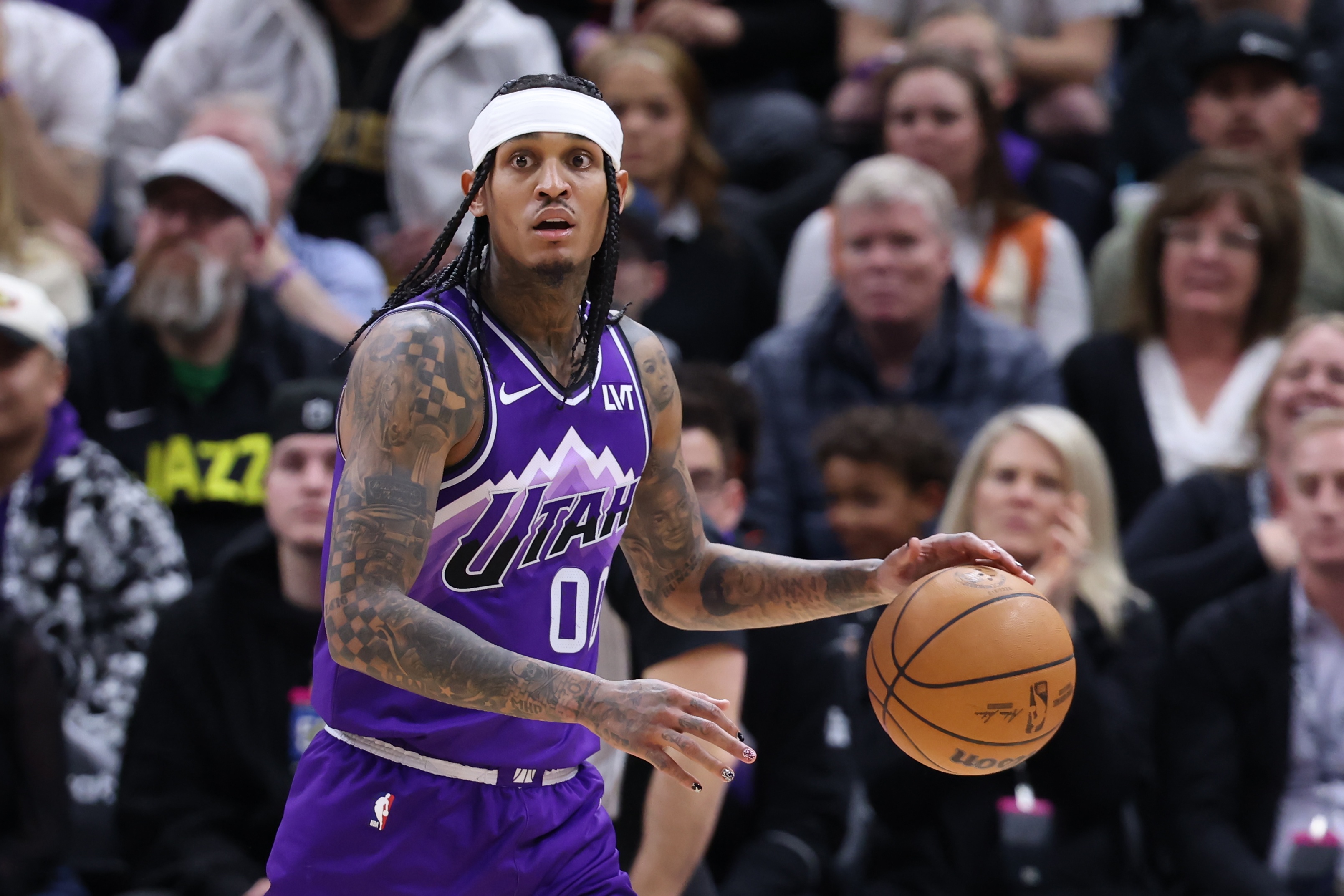 包含尼克斯不敌爵士，霍弗德传射得分24分的词条